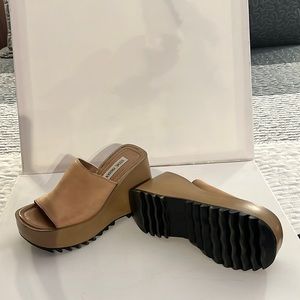 Steve Madden . Tan. 7